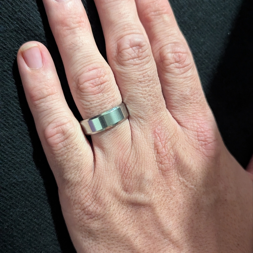 Stainless Steel Silver Tone Beveled Statement Ring - Size 12 - Picture 1 of 5